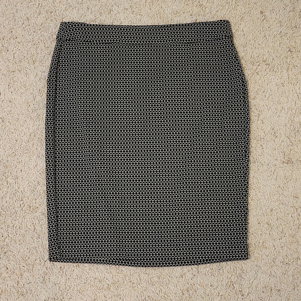 Large, ELLE polyester rayon blended skirt